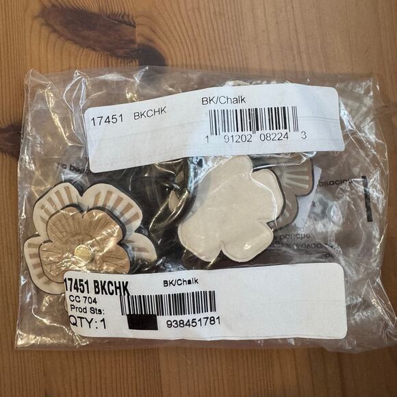 🌸Coach Tea Rose Mix Bag Charm - Picture 7 of 7